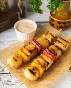 Мини шашлычки из картофеля и овощей