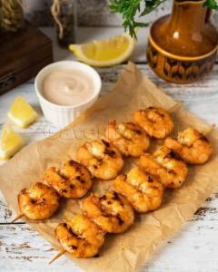 Мини шашлычки из тигровых креветок