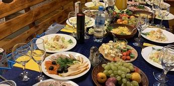 Новогодний стол на 15 персон